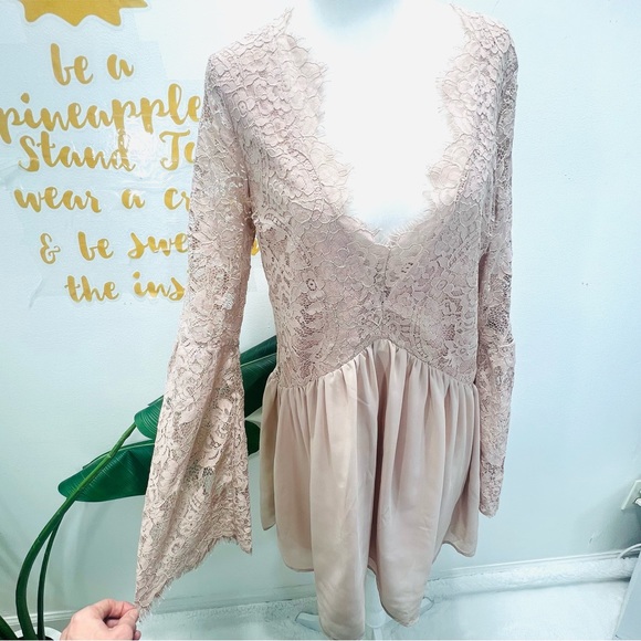 TOBI Blush Pink Nude Lace Scallop Plunge Chiffon Mini Dress Bell Sleeve … - Picture 8 of 16